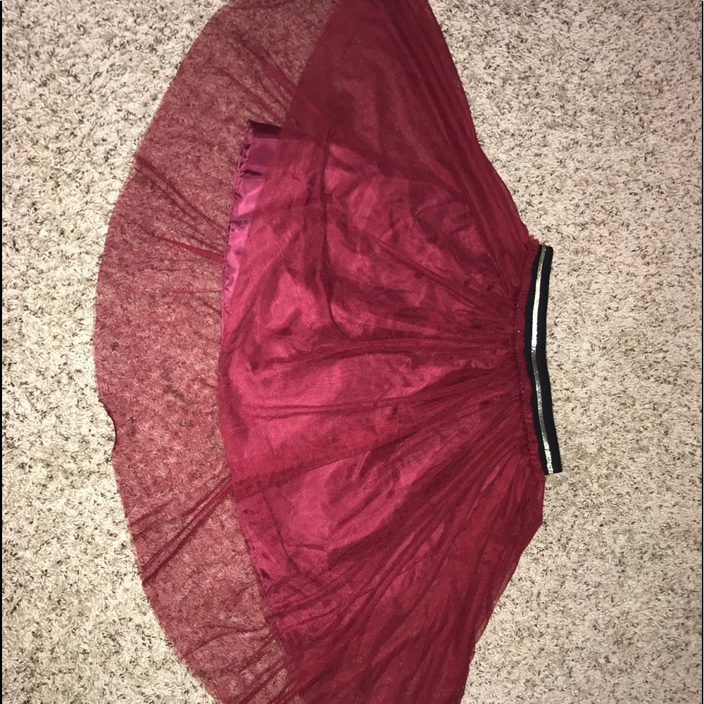 brand new burgundy high-low skirt